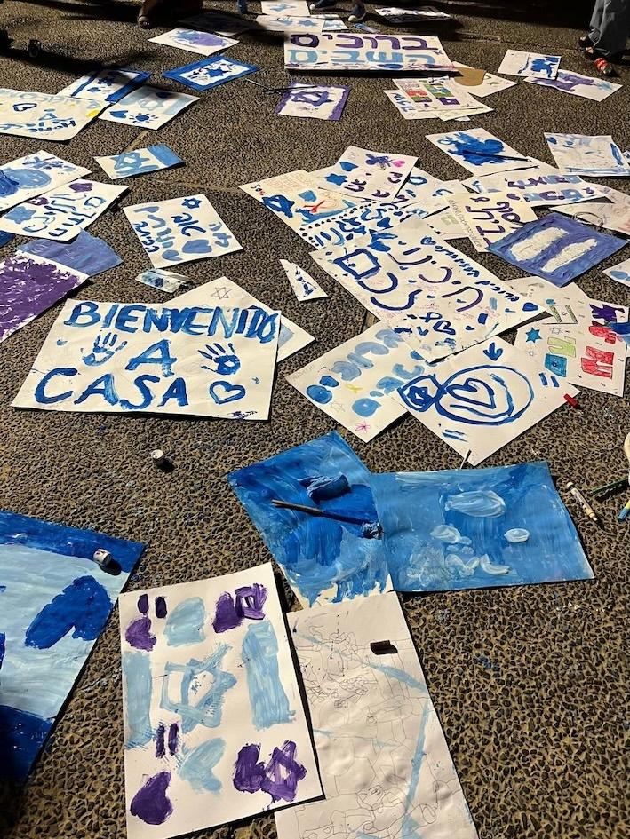 Libération d'otages Israéliens à Tel Aviv. (Crédit : Julie Piton Saint Martin)