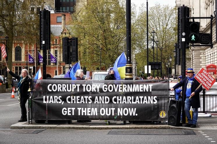 Une manifestation pour la démission de Boris Johnson en vue du Partygate