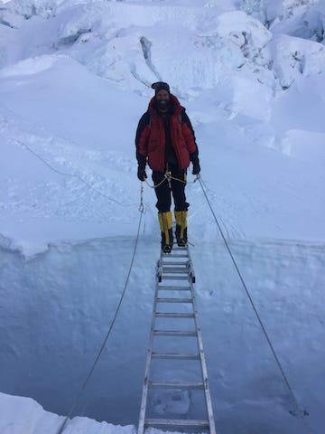 Paul Valin Everest Le petit journal de Singapour