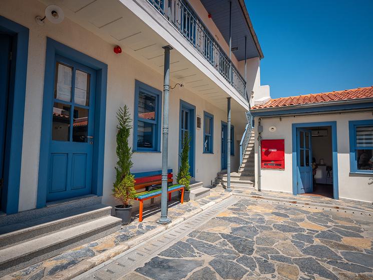 Photo 3 Mavi Kortejo