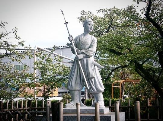 monument en l'honneur de Nakano Takeko