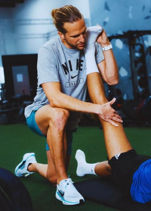 Pierre Blasiak en séance de kiné