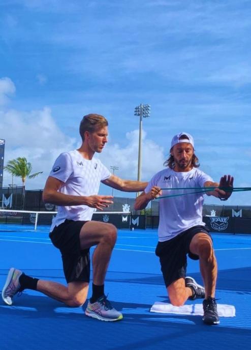 Pierre Blasiak en séance de kiné