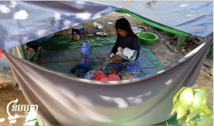 SamrangPlus de 10 000 déplacés toujours bloqués hors de chez eux à la Frontière thaïlandaise