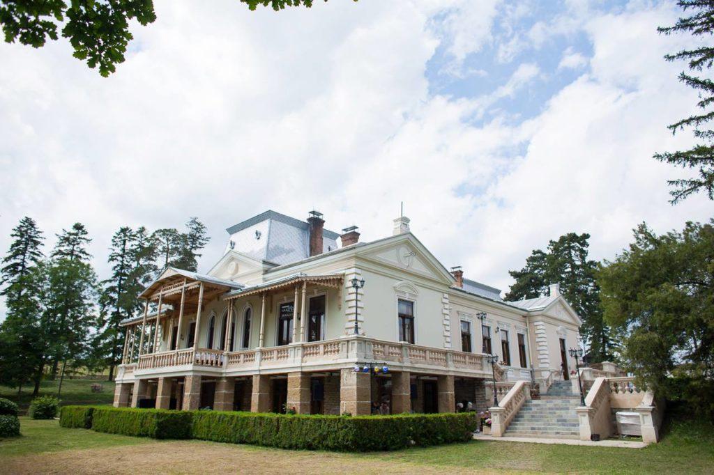 manoir-polizu-roumanie