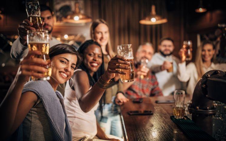 Les 3, 4 et 10 mars, n’hésitez pas à prendre vos tickets pour une tournée des bars.