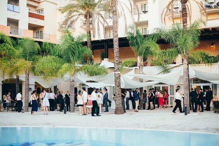 Il existe de très beaux lieux de réception en Espagne. Ici l'hôtel Marriott La Sella de Denia.