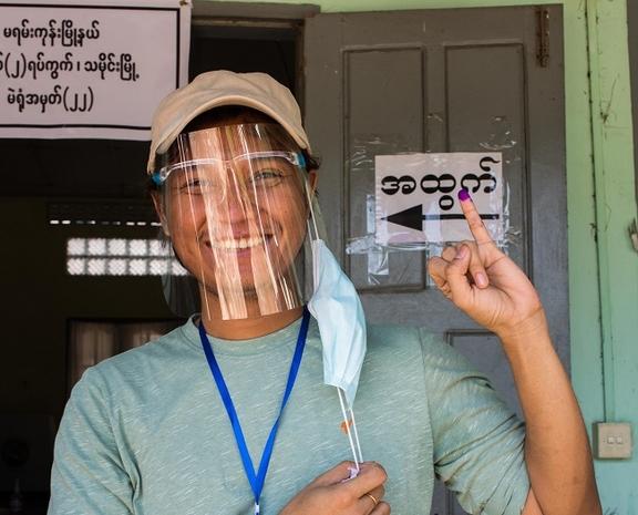 Saw clever shine apres avoir voter