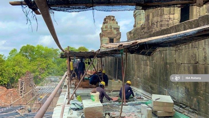 Restauration du temple de Phnom Bakheng