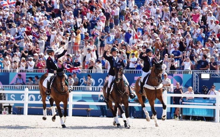 Ros Canter Laura Collett Tom McEwen team eventing