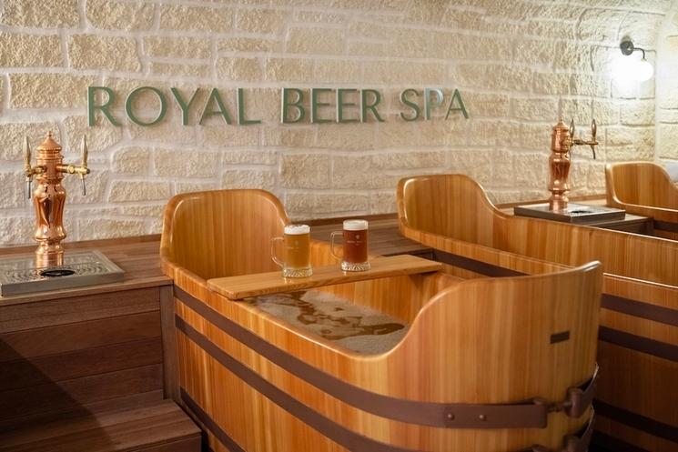 spa à base de bière bain chauffant bois dans un hôtel parisien place de bière pinte