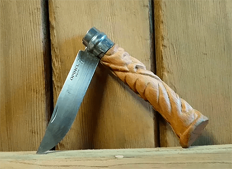 Opinel sculpté façon Kanak en Nouvelle Calédonie