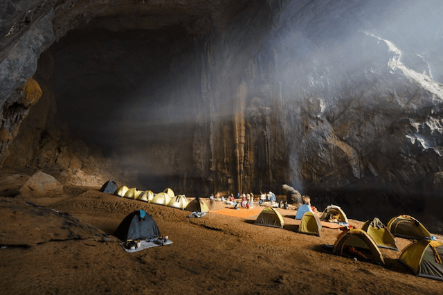 Her planet earth Singapour Vietnam