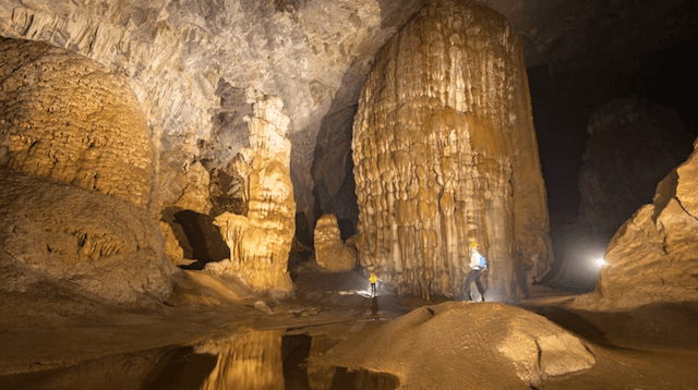 Her planet earth Singapour Vietnam