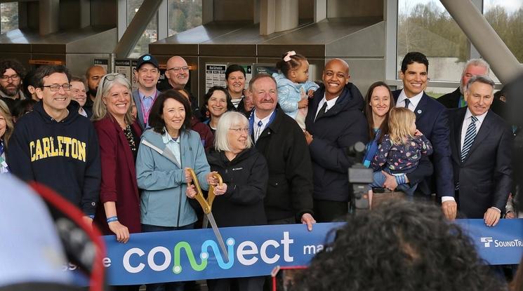 Des personnalités de Seattle inaugurent la ligne 2 du tramway