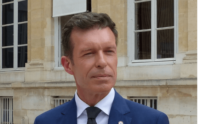 Stéphane Vojetta, ancien député des Français de l'étranger, a quitté ses fonctions sur décision du Conseil Constitutionnel en juillet 2025