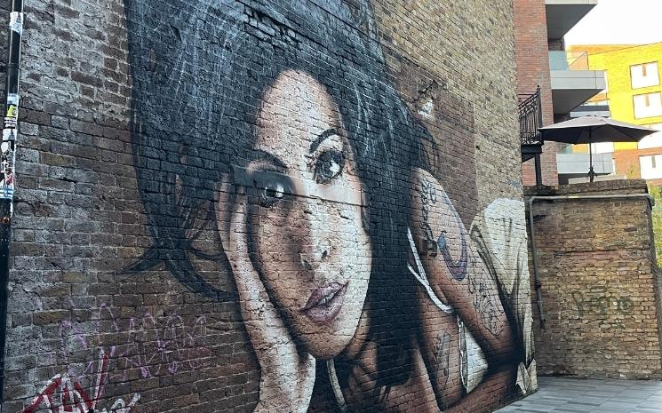 Mural de JXC sur le mur du pub The Hawley Arms