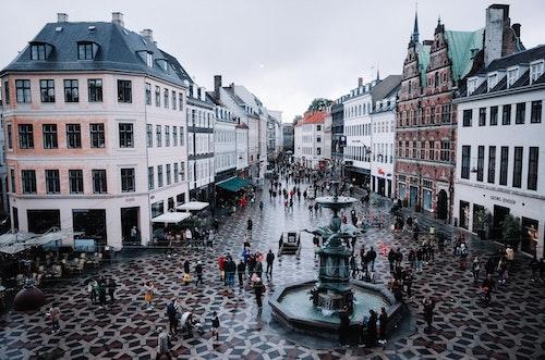 la rue commerçante Stroget à Copenhague