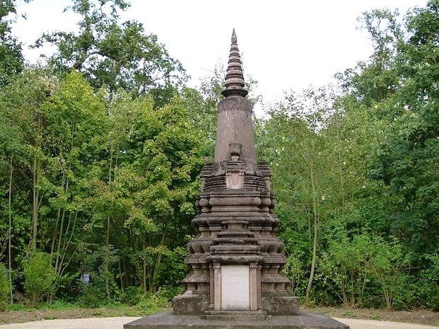 Stûpa_au_jardin_d'agronomie_tropical