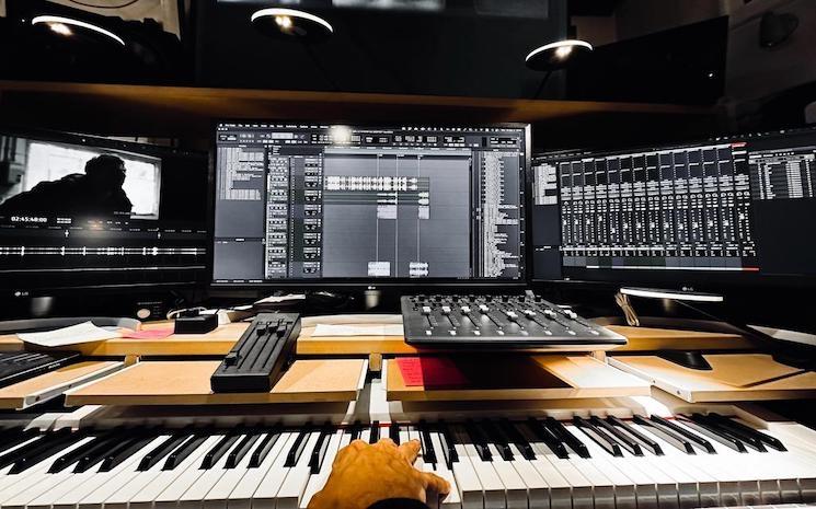 Nicolas Errèra dans son studio. © Nicolas Errèra