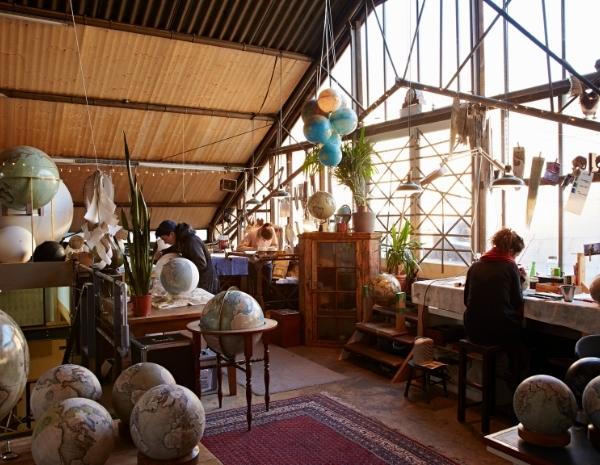 Studio_Photographer_Credit_Alun_Callender_Bellerby-and-co_Globemakers_Subject_Painting