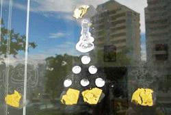 symbole dessine par un moine bouddhiste lors d'un rituel inaugural en Thailande