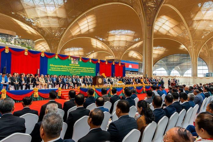 Techo_International_Airport_Event_Guests_Main_Stand.jpg (222.73 Ko