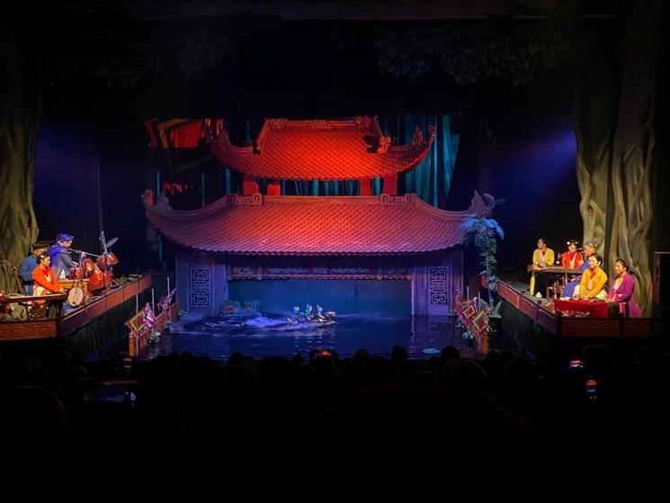 théâtre des marionnettes sur l'eau à hanoi