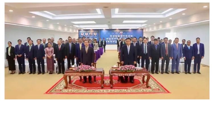 Tourisme : le Cambodge mise aussi sur la force de sa gastronomie Phnom Penh mise sur sa gastronomie pour renforcer son attractivité et préparer les grands rendez-vous internationaux, dont le sommet de la Francophonie 2026.