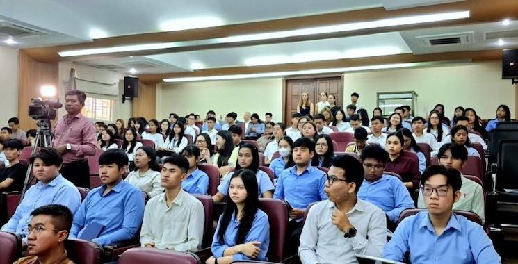 Un forum pour préparer l’avenir professionnel des étudiants de Phnom Penh