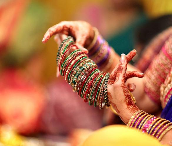 fête hindou en Inde pendant le 7e mois de grossesse