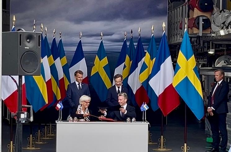 La ministre des armées française, Catherine Vautrin, et son homologue suédois, Pal Jonson, ont signé parallèlement un accord-cadre