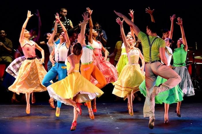 Des danseurs cubains pendant un spectacle