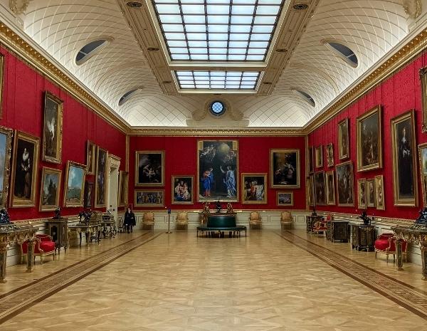 La vue de la grande galerie de la Wallace Collection