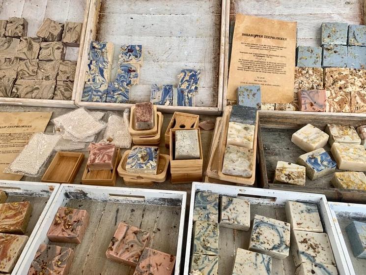 Stand de savons naturels (Photo: Emma Dailey)