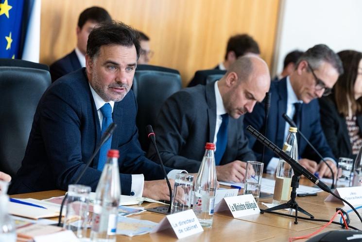 jean noël Barrot et Laurent Saint Martin le 19 juin au centre de crise