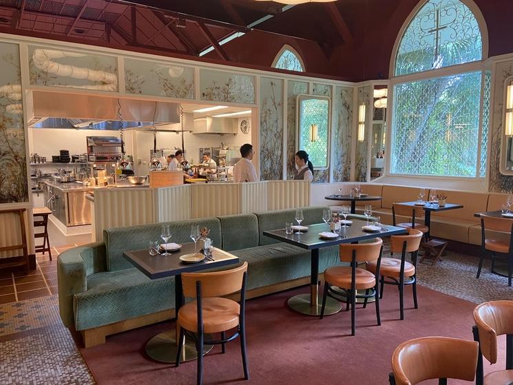 la cuisine ouverte du restaurant Claudine à Singapour