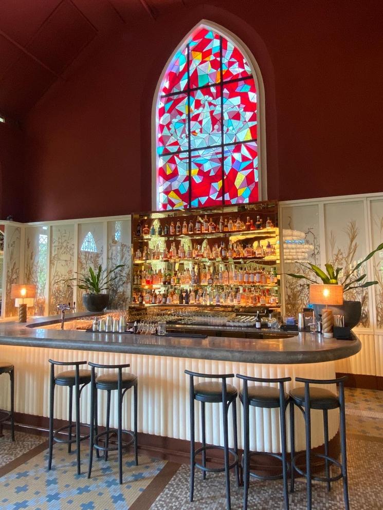 Restaurant Claudine dans une ancienne chapelle à Singapour