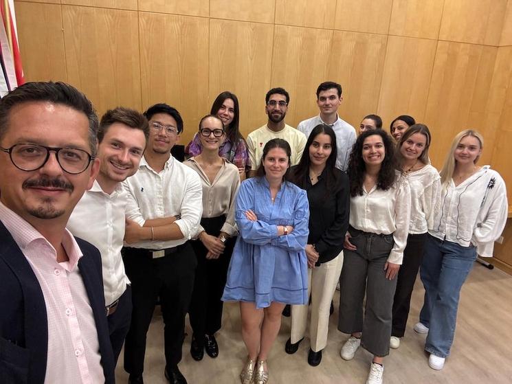 Des jeunes VIE à Singapour avec le Président du Club VIE, Thomas Liput