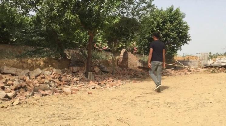 Les murs cassés par les bulldozers