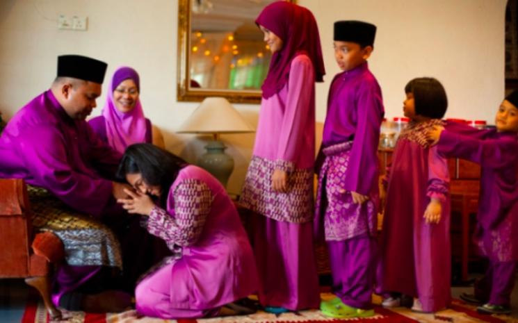 Enfants saluant leurs parents le matin de la fin du Ramadan (copyright GID)
