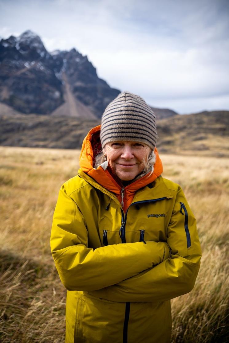 Portrait de Kristine Tompkins lors de la libération des nandous.