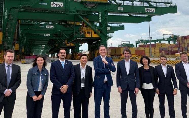 Philippe Tabarot et la délégation française au Singapore Airshow 2026