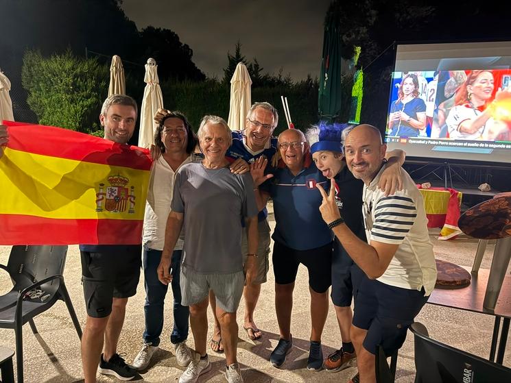 des supporters français et espagnols à valence