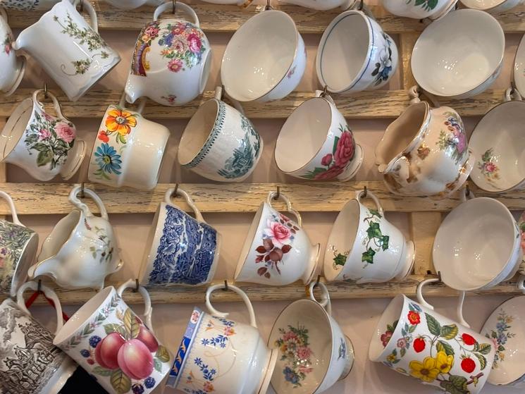 décor-tasses-vaisselles-italie-essaouira