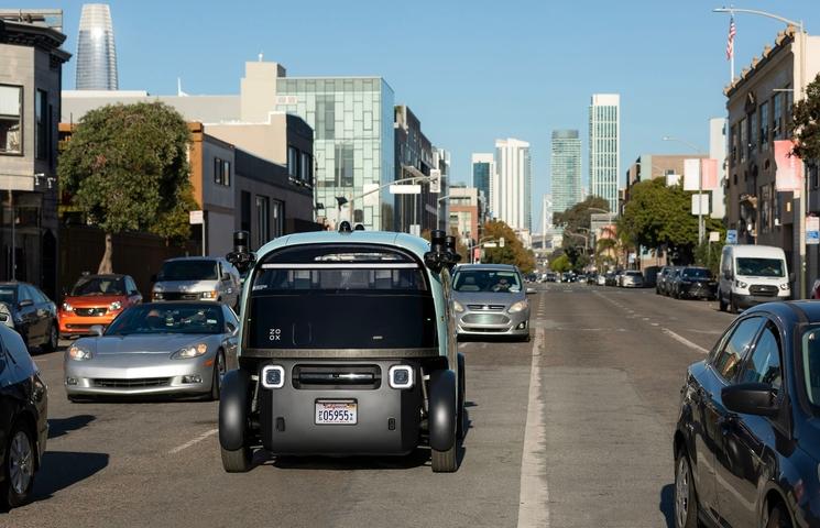 Un taxi autonome Zoox dans San Francisco