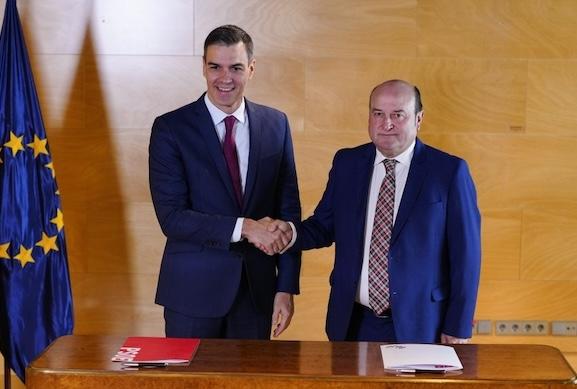 pedro sanchez et Andoni ortuza
