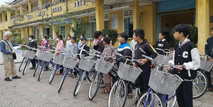 Acheter des vélos pour les enfants du Vietnam de zones défavorisées