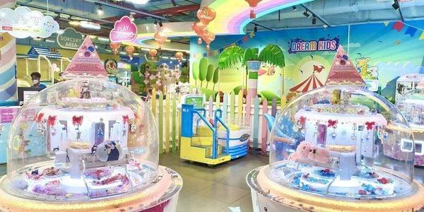 Aire de jeux pour enfants “Dream Kids”, au centre commercial de Van Hanh