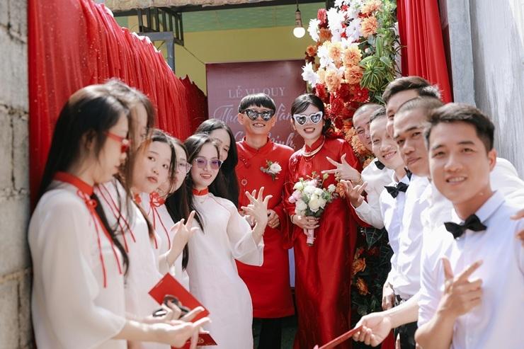 Amis lors d'un mariage